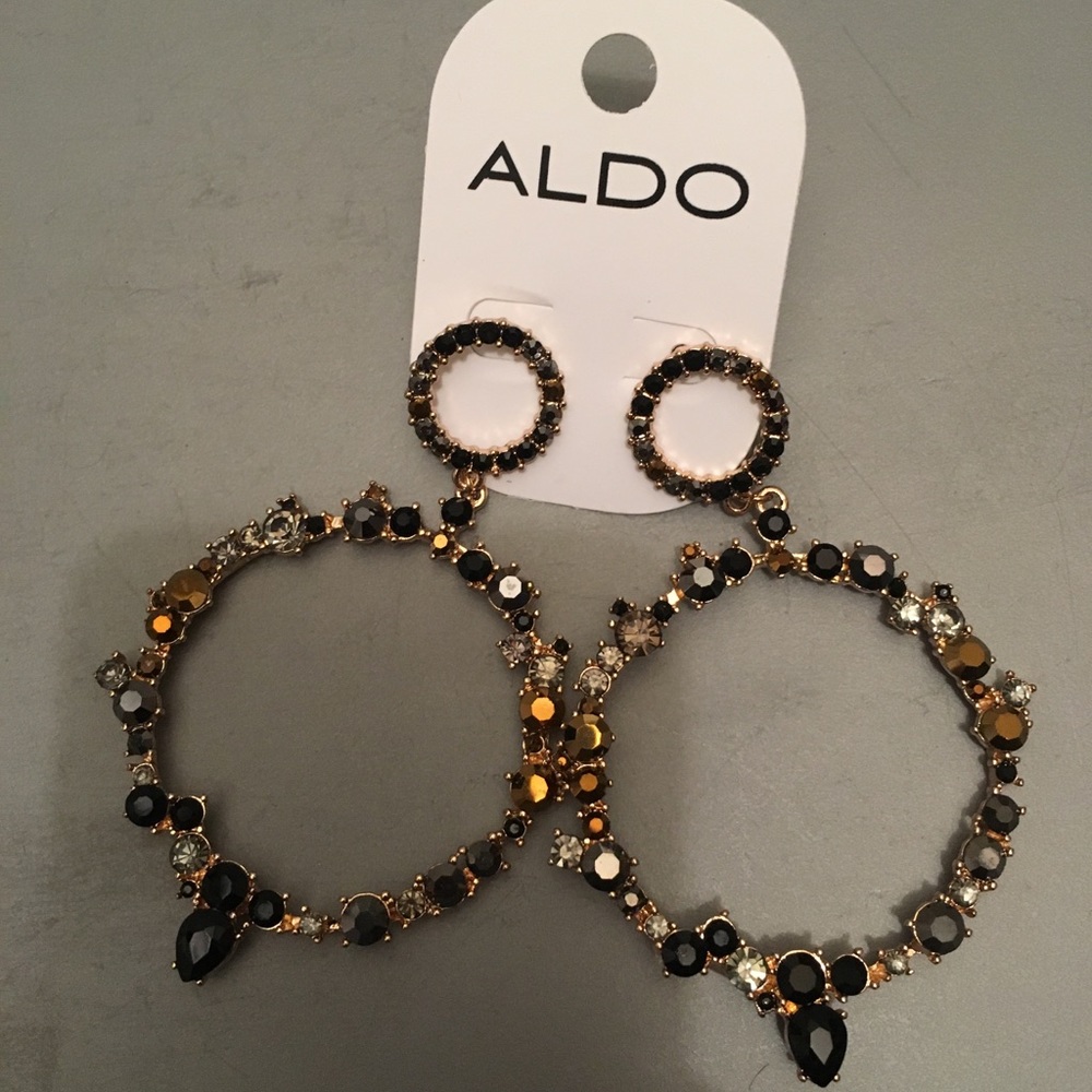 🦒Aldo Crystal Earrings